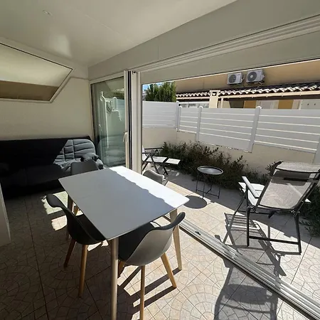 Pavillon Pour 6 A Cap D'agde Avec Terrasse Et Parking - Fr-1-749-98 *
