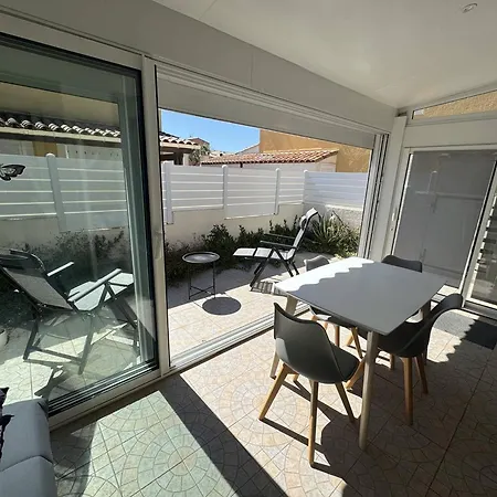Pavillon Pour 6 A Cap D'agde Avec Terrasse Et Parking - Fr-1-749-98 Apartment